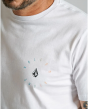 Detalhe Camiseta Volcom Stone Slim Fit Bird Branca Volcom Stone - Estilo Urbano