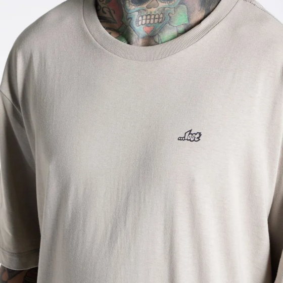 Camiseta Lost Basics Cinza Pedra