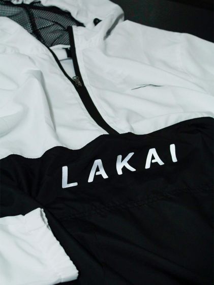 Jaqueta Corta Vento Lakai Limited Branca e Preta